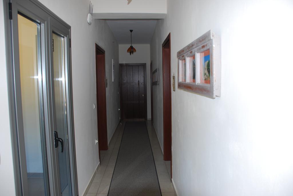 To Greki Hotel Livartzi Exterior photo