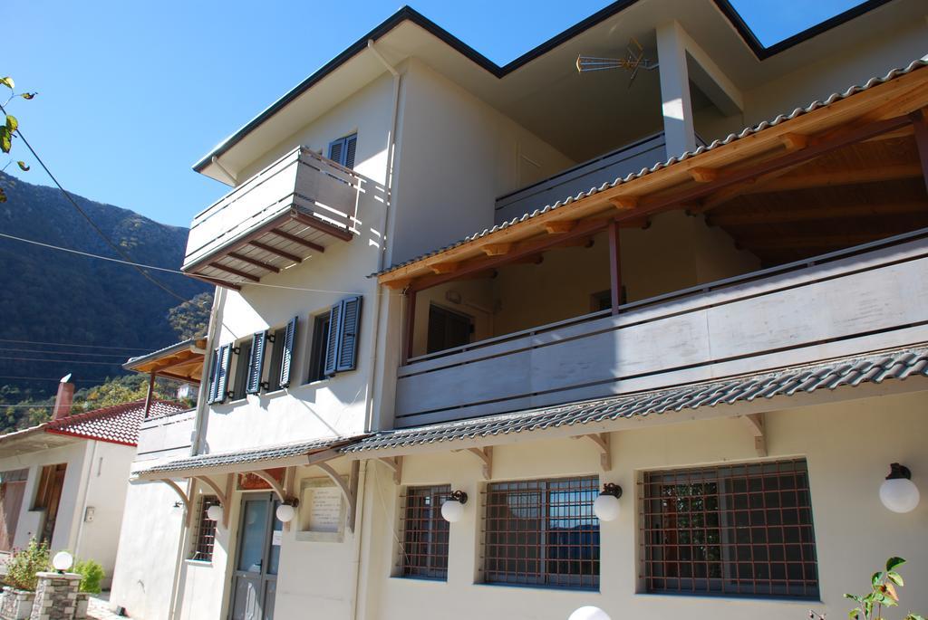 To Greki Hotel Livartzi Exterior photo