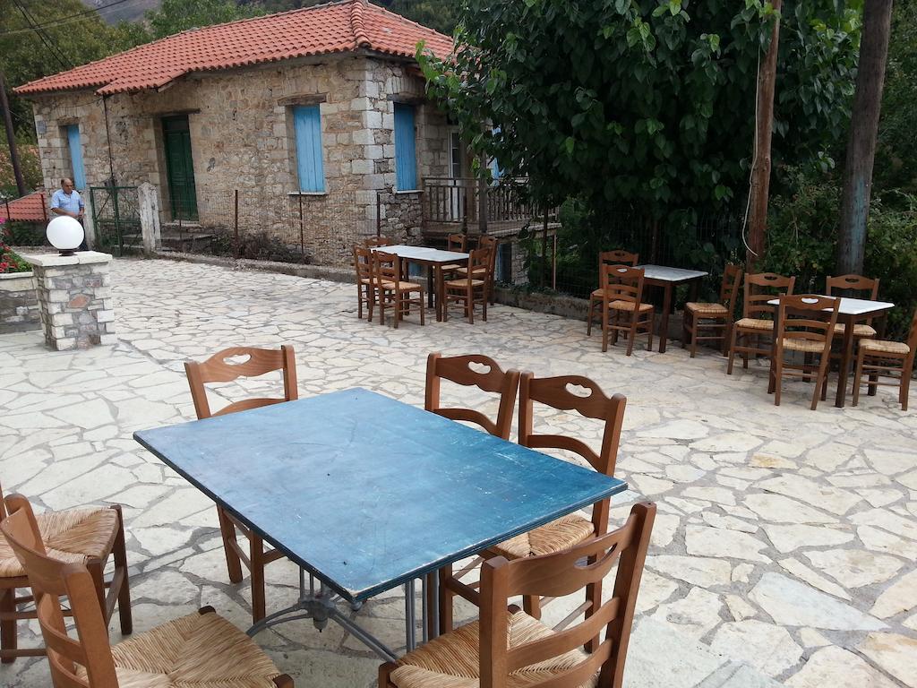 To Greki Hotel Livartzi Exterior photo