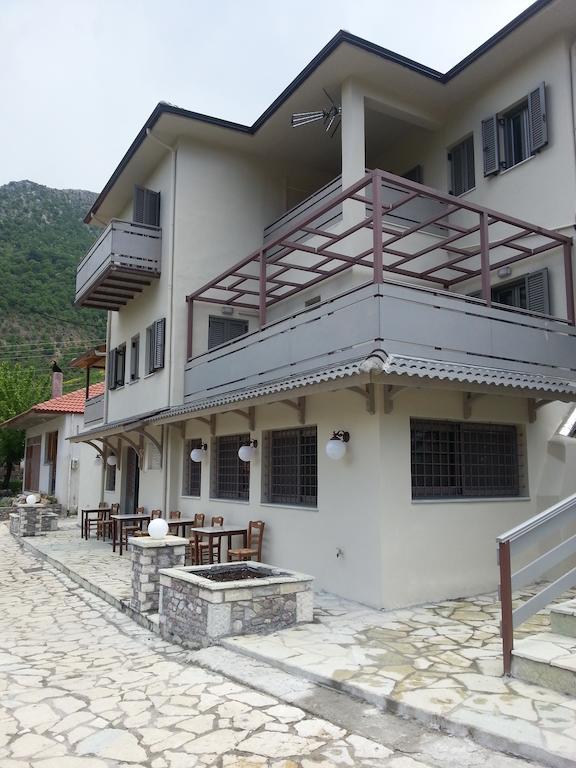 To Greki Hotel Livartzi Exterior photo