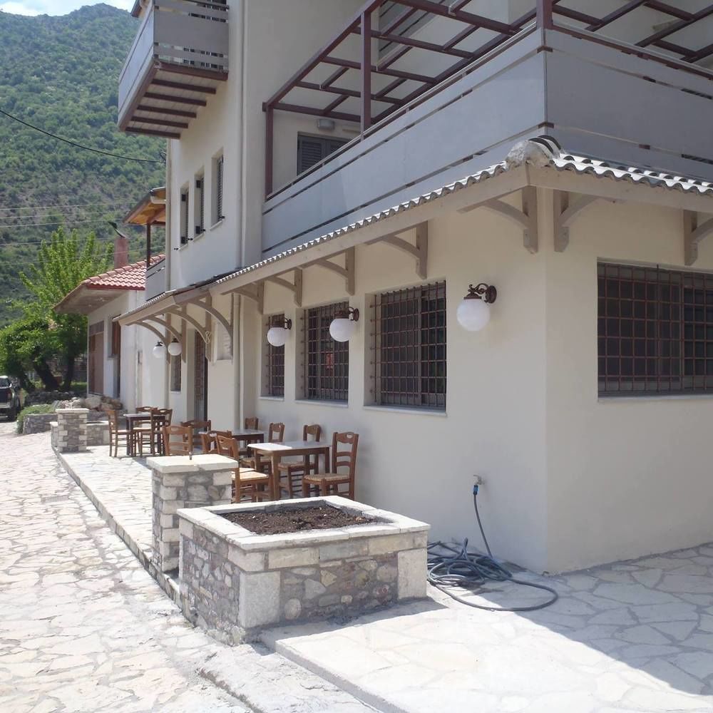 To Greki Hotel Livartzi Exterior photo