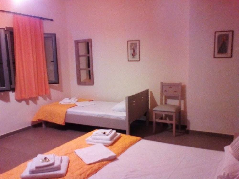 To Greki Hotel Livartzi Exterior photo
