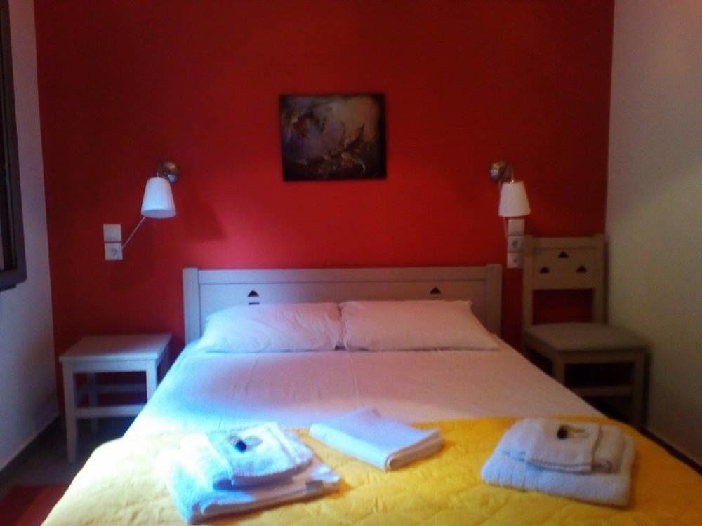 To Greki Hotel Livartzi Exterior photo