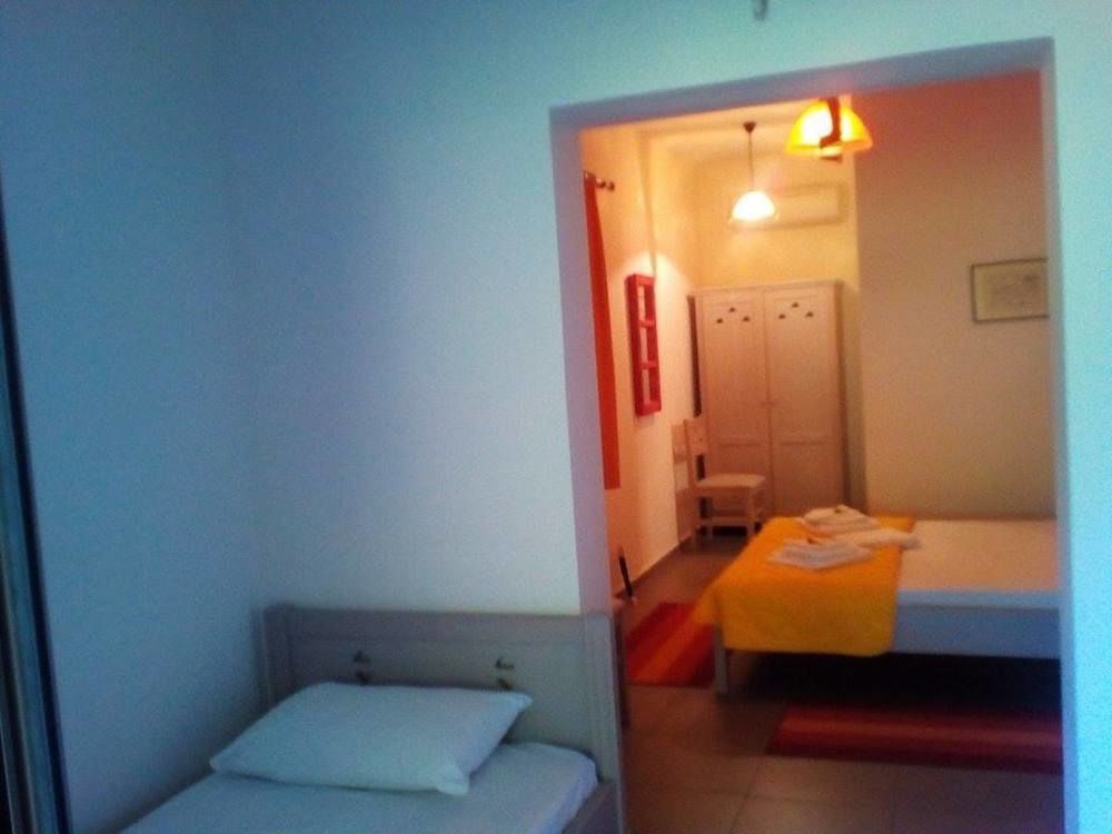 To Greki Hotel Livartzi Exterior photo