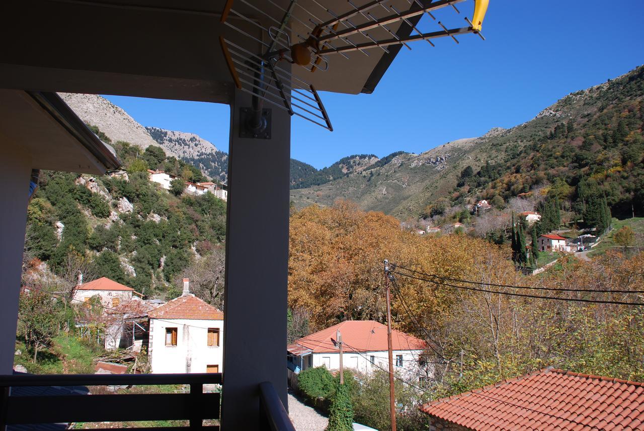 To Greki Hotel Livartzi Exterior photo
