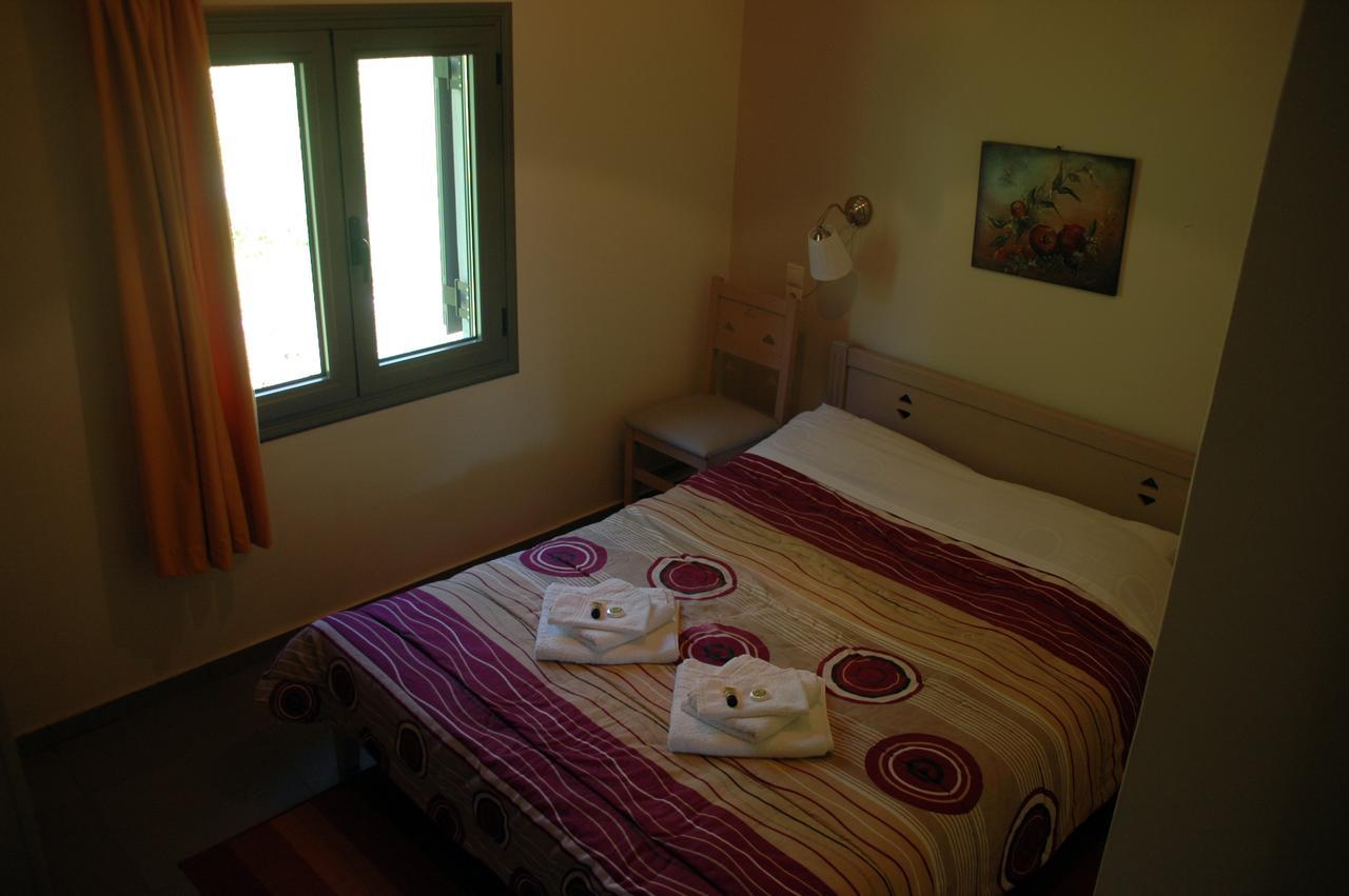 To Greki Hotel Livartzi Exterior photo
