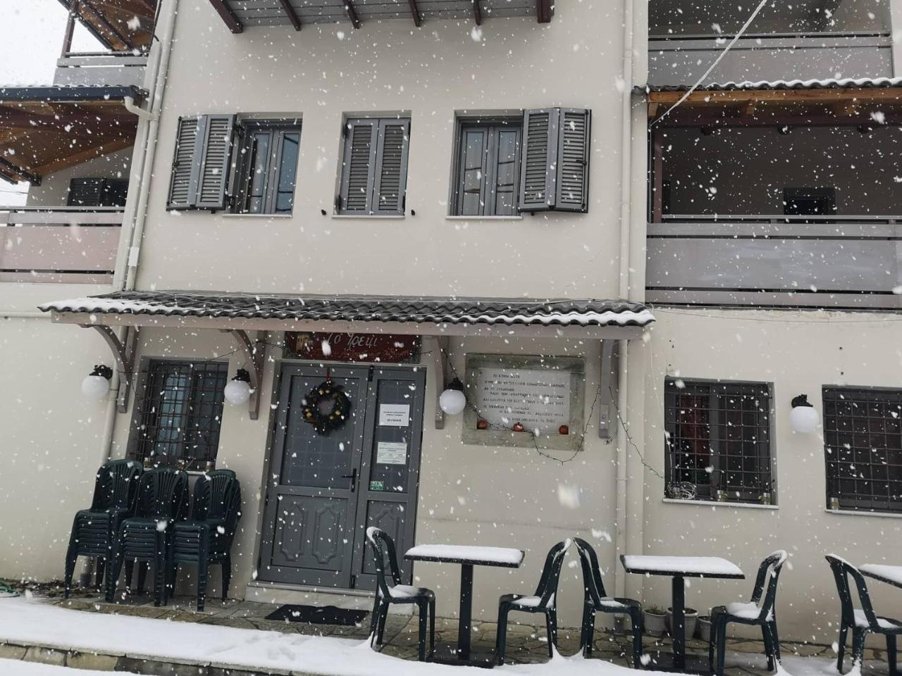 To Greki Hotel Livartzi Exterior photo